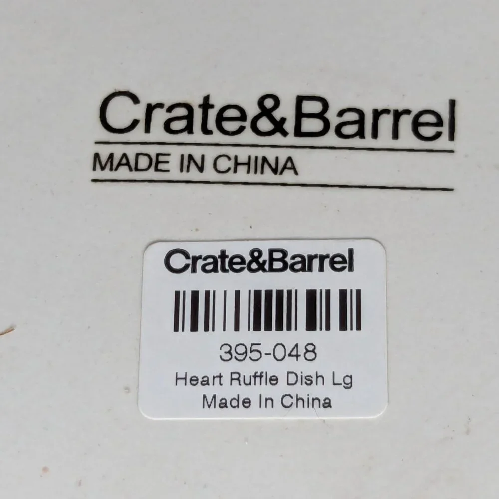 Crate & Barrel Valentines Day Red & White Heart Ruffle Dish Large 395-048 NWT